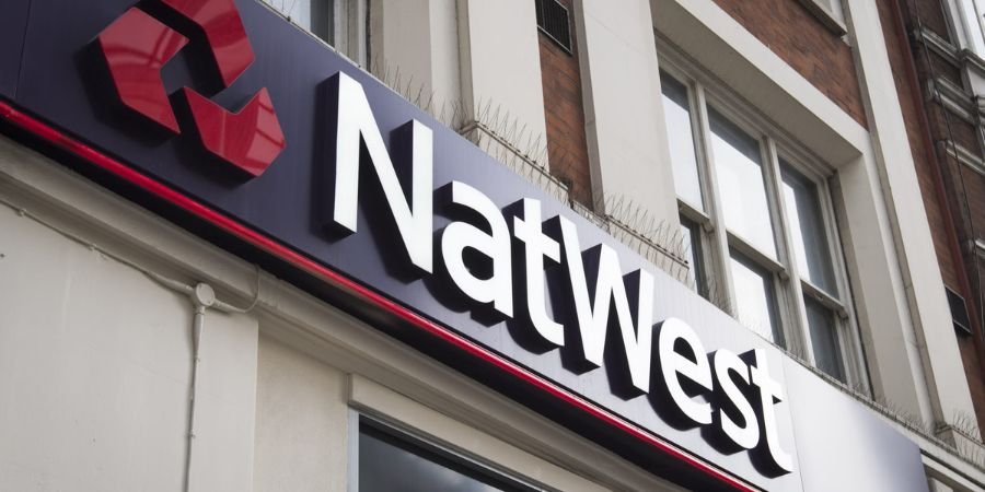 NatWest Bans Use of Instant Messaging Apps for Internal Communications Amid Regulatory Concerns